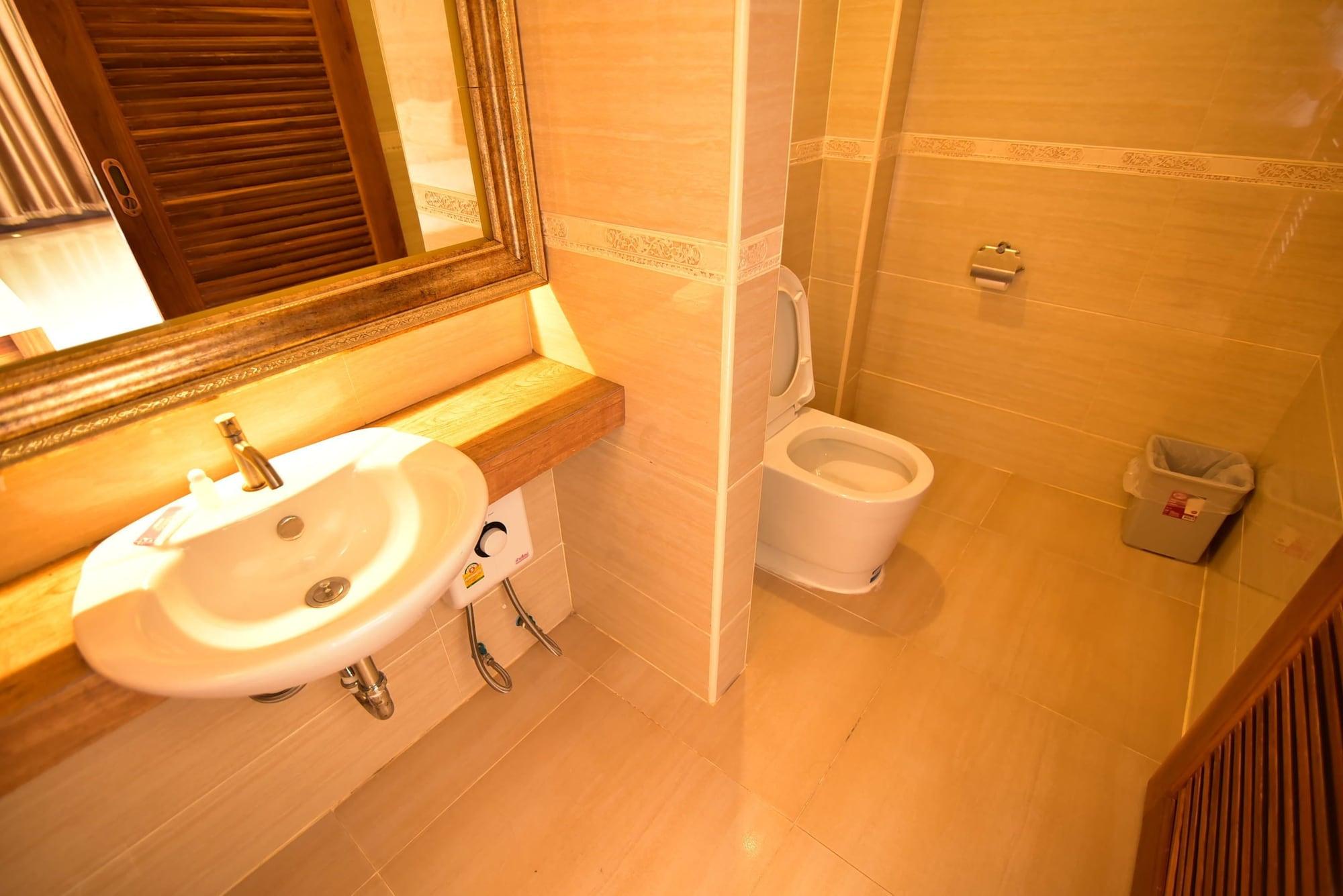 Fantasy Resort Nakhon Sawan Ngoại thất bức ảnh